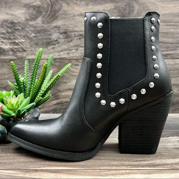 NIB Dan Post Dingo Stay Sassy Black Leather Studded Western Ankle Boot Bootie - Picture 7 of 13